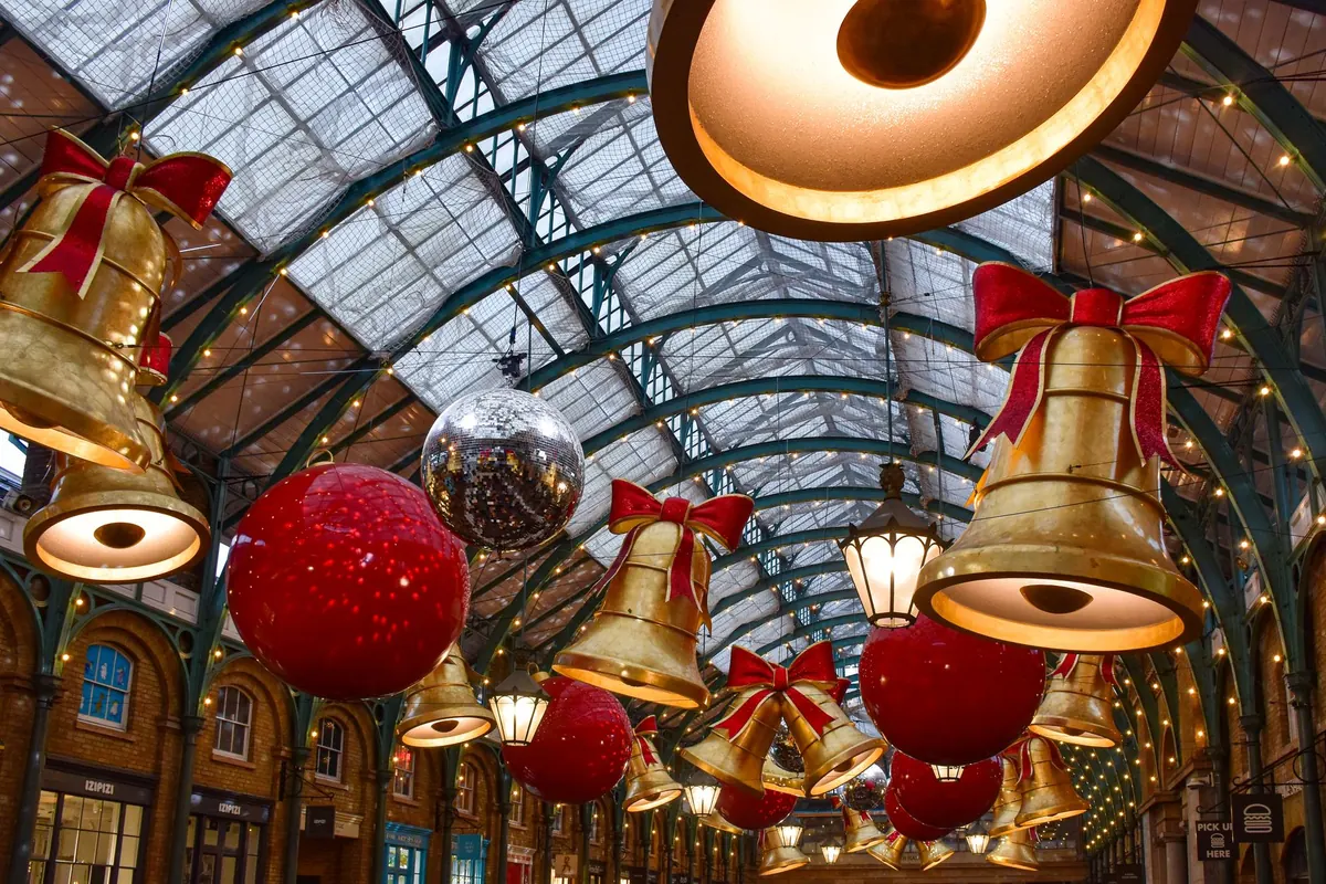 Christmas Courier Deadlines in London: Seasonal Checklist for Same-Day Senders